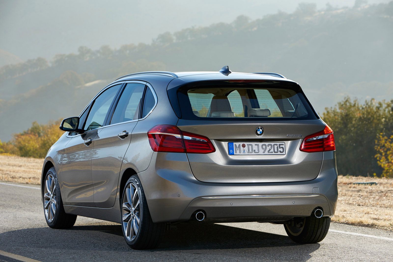 BMW przedstawiło 290 zdjęć z serią 2 Active Tourer [galeria] 17