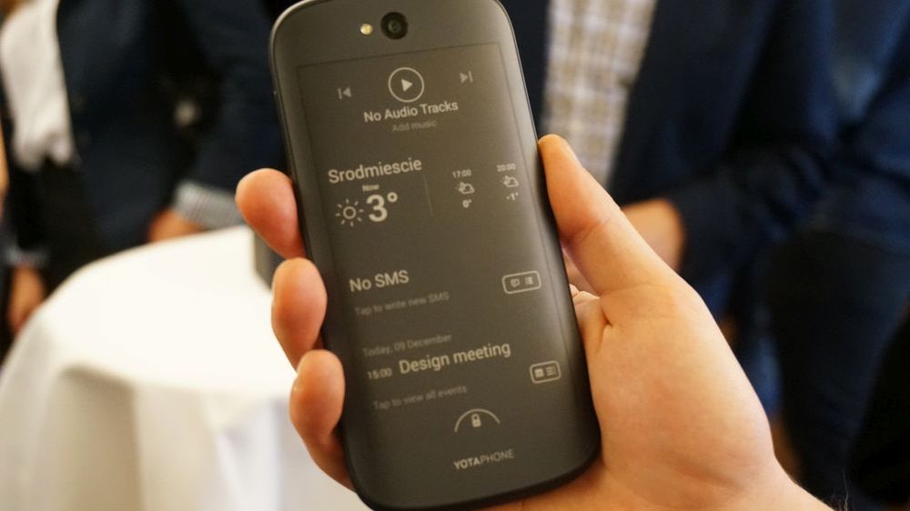Yotaphone 2 w Polsce. Kto chce telefon z ekranem e-ink? 1
