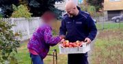 Policjant z Oławy zauważył seniorkę w ogrodzie. Nie wahał się ani chwili