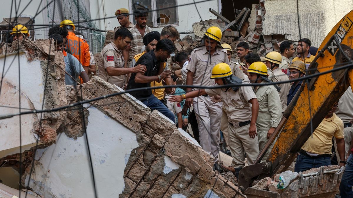 W Nowym Delhi zawalił się pięciopiętrowy budynek
