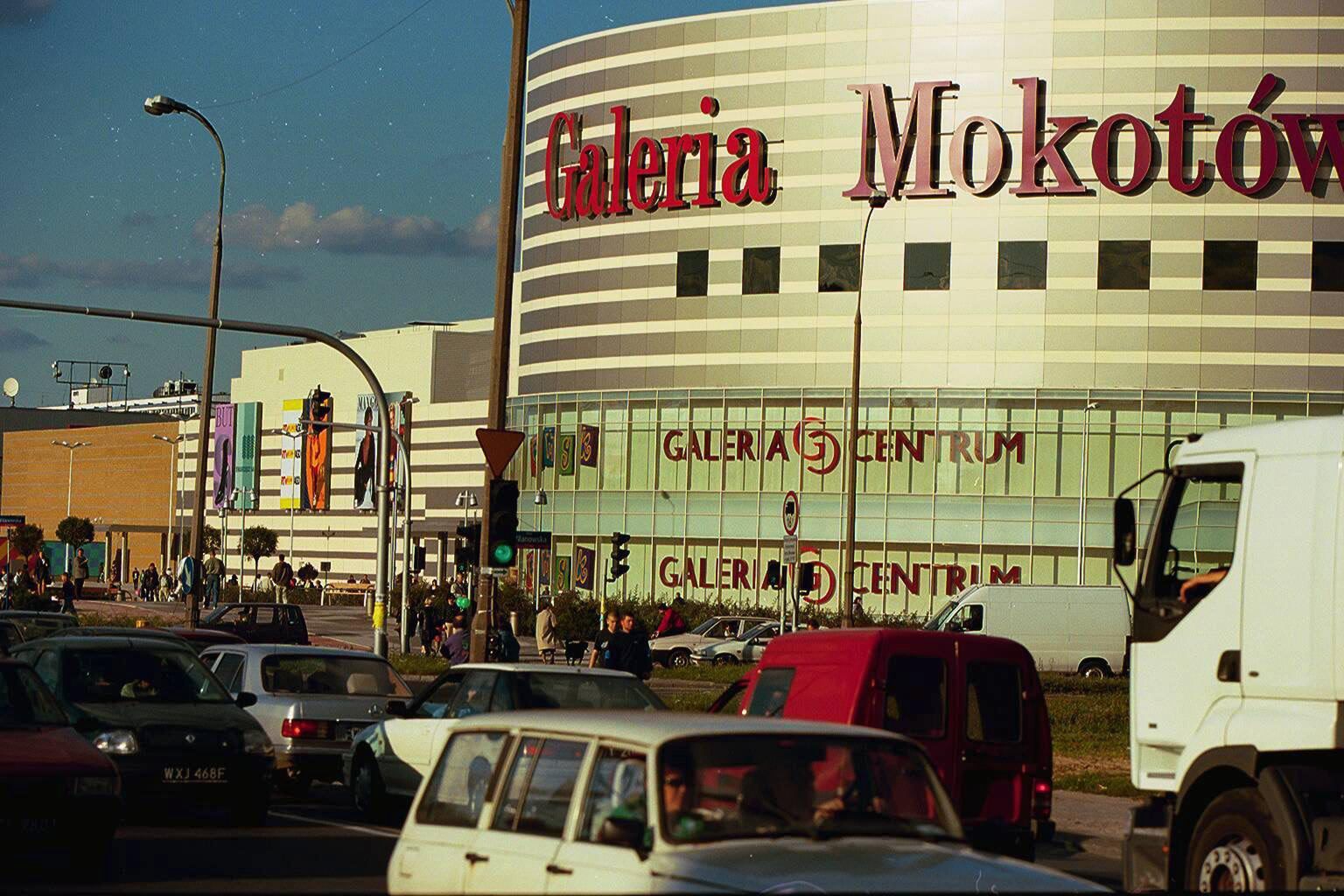 Galeria Mokotów świeżo po oddaniu do użytku - jesień 2000 r. 