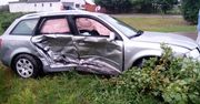 Zderzenie dwóch osobówek na drodze powiatowej