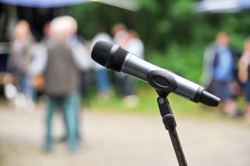 Jelenia Góra: "Rozprawa o średniowieczu” to komediowy przewodnik po jednej z najbardziej fascynujących epok w historii.