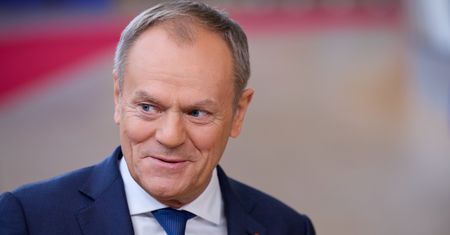 Akcja PiS przed Sejmem. Tusk zabrał glos