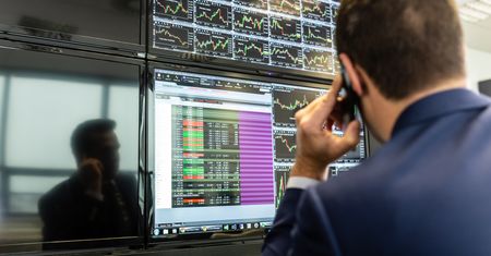 Globalna awaria systemów teleinformatycznych. Fala uderzyła w giełdy i banki