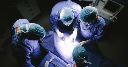 Operacja się udała, lekarz zmarł