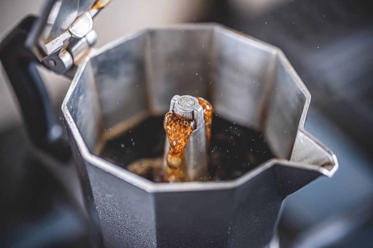 Kawa powoduje problemy z sercem? Naukowcy obalili mit - kawa kawiarka