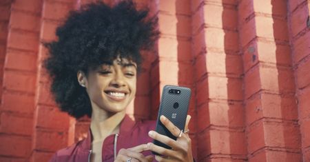 OnePlus chwali się świetnym debiutem OnePlus 5T