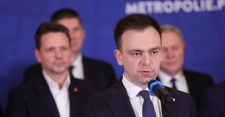 "Bardzo trudna sytuacja samorządów". Minister finansów zapowiada zmiany