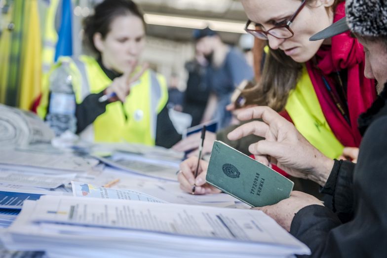 Hojny gest. Polska zrzeka się poboru podatków od uchodźców, którzy pracują zdalnie?