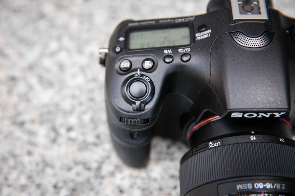 Sony A77 II – nowoczesny aparat w klasycznej obudowie i ze starymi błędami [test] 7