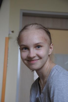 Natalia Kustosz miała 13 lat, kiedy zachorowała na białaczkę. "Czułam się tak, jakby mi ktoś wyrwał serce"