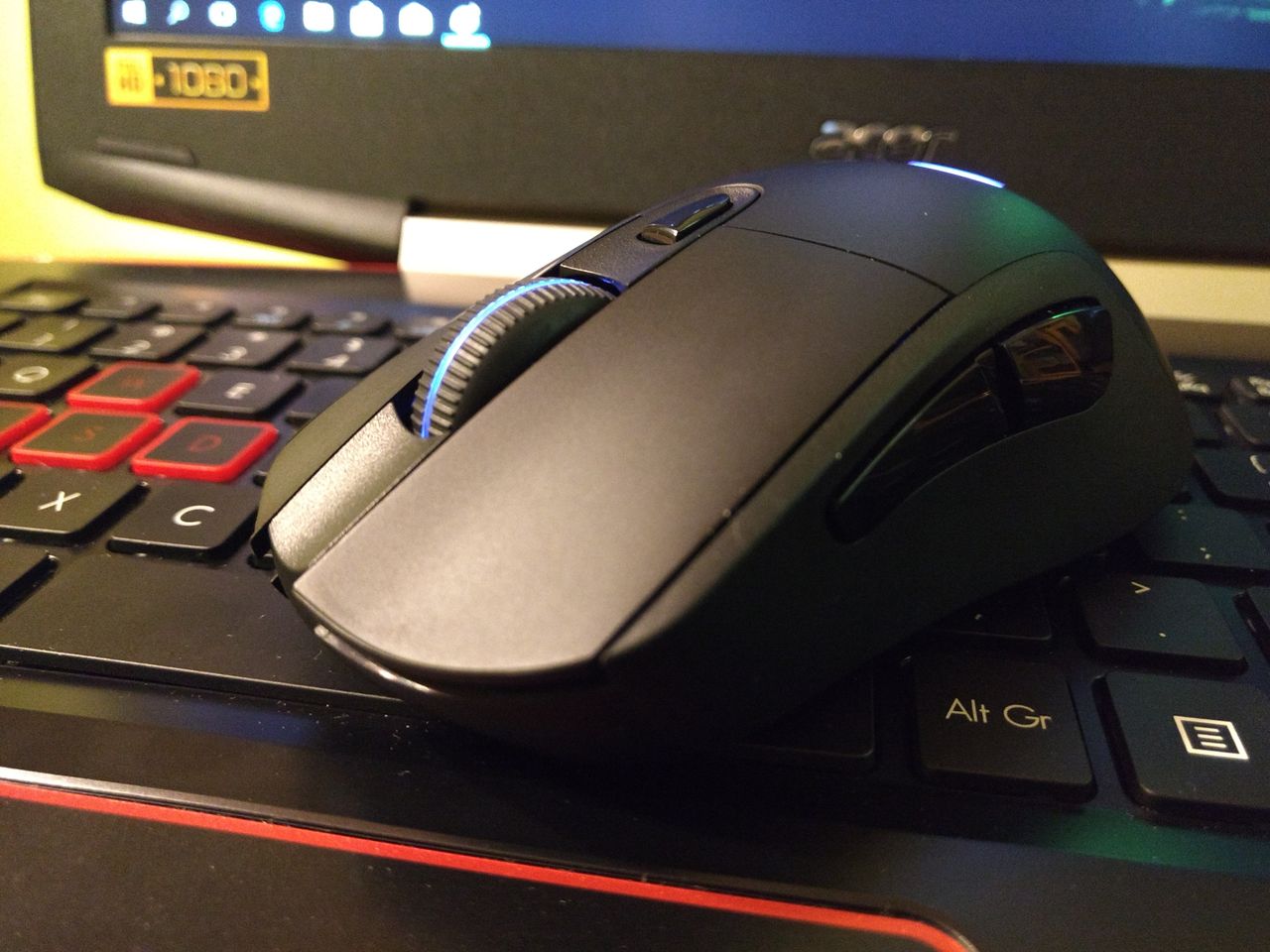 Zabójcza niczym myśliwiec Tie! Recenzja myszy bezprzewodowej dla graczy - Logitech G703.