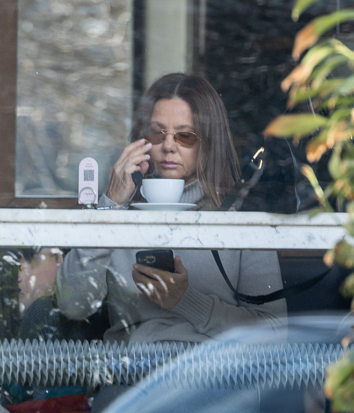 Elegancka Kinga Rusin maszeruje do pralni