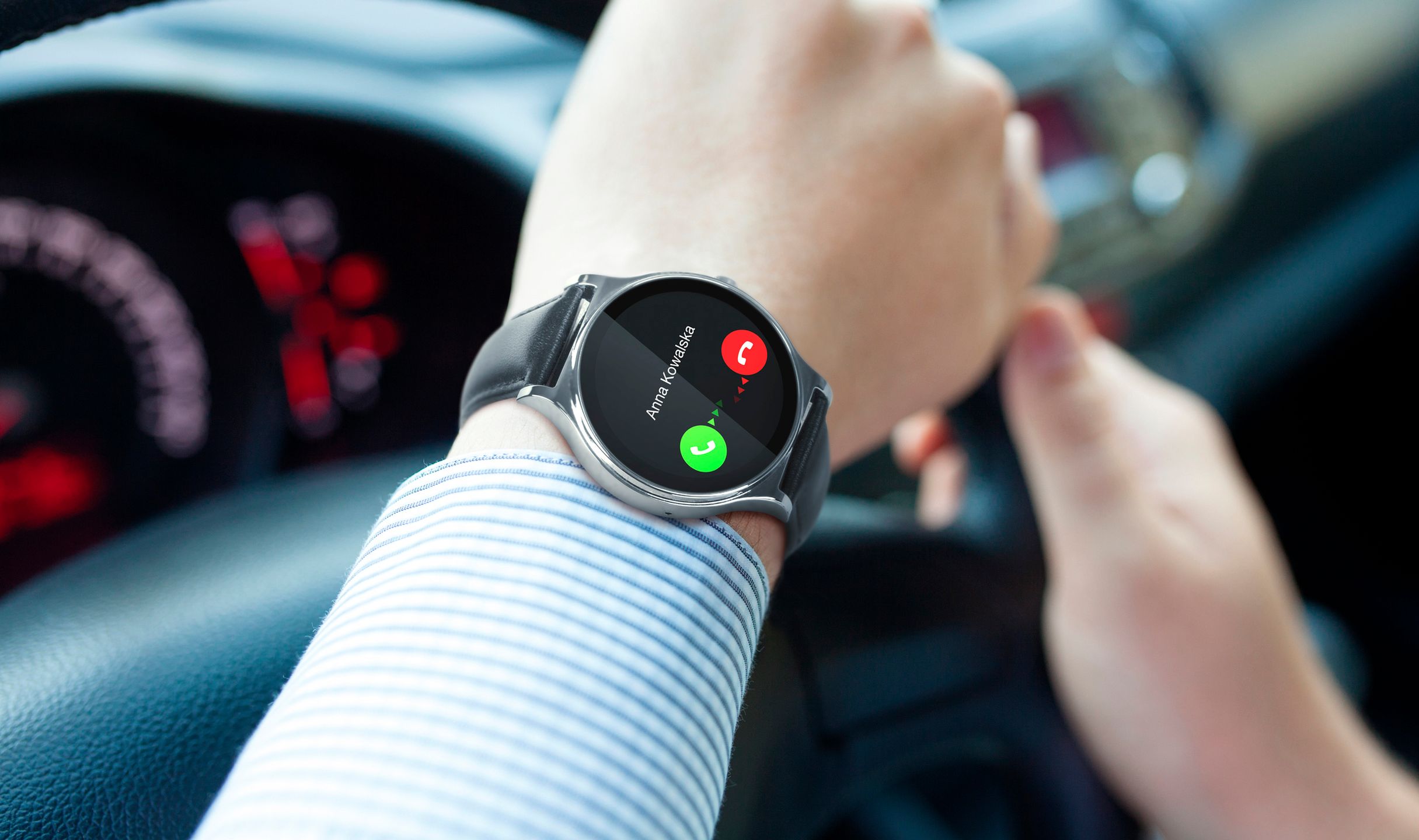 Kruger&Matz Style to niedrogi smartwatch z okrągłym ekranem 1