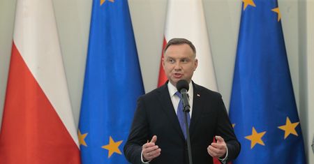 Niekorzystny sondaż dla Dudy. "Jestem w tych 52 procentach"