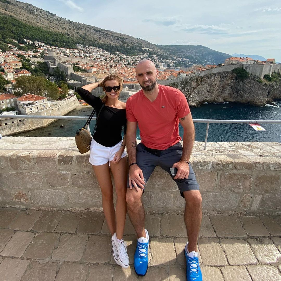 Marcin Gortat i Piotr Adamczyk bawią się z partnerkami na Florydzie