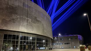 Jean-Michel Jarre w Radomiu. Efektowny pokaz laserów przed piątkowym koncertem. Zobacz zdjęcia