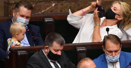 Niemowlę na obradach Sejmu. Czarzasty nie wytrzymał. Posłanka oburzona