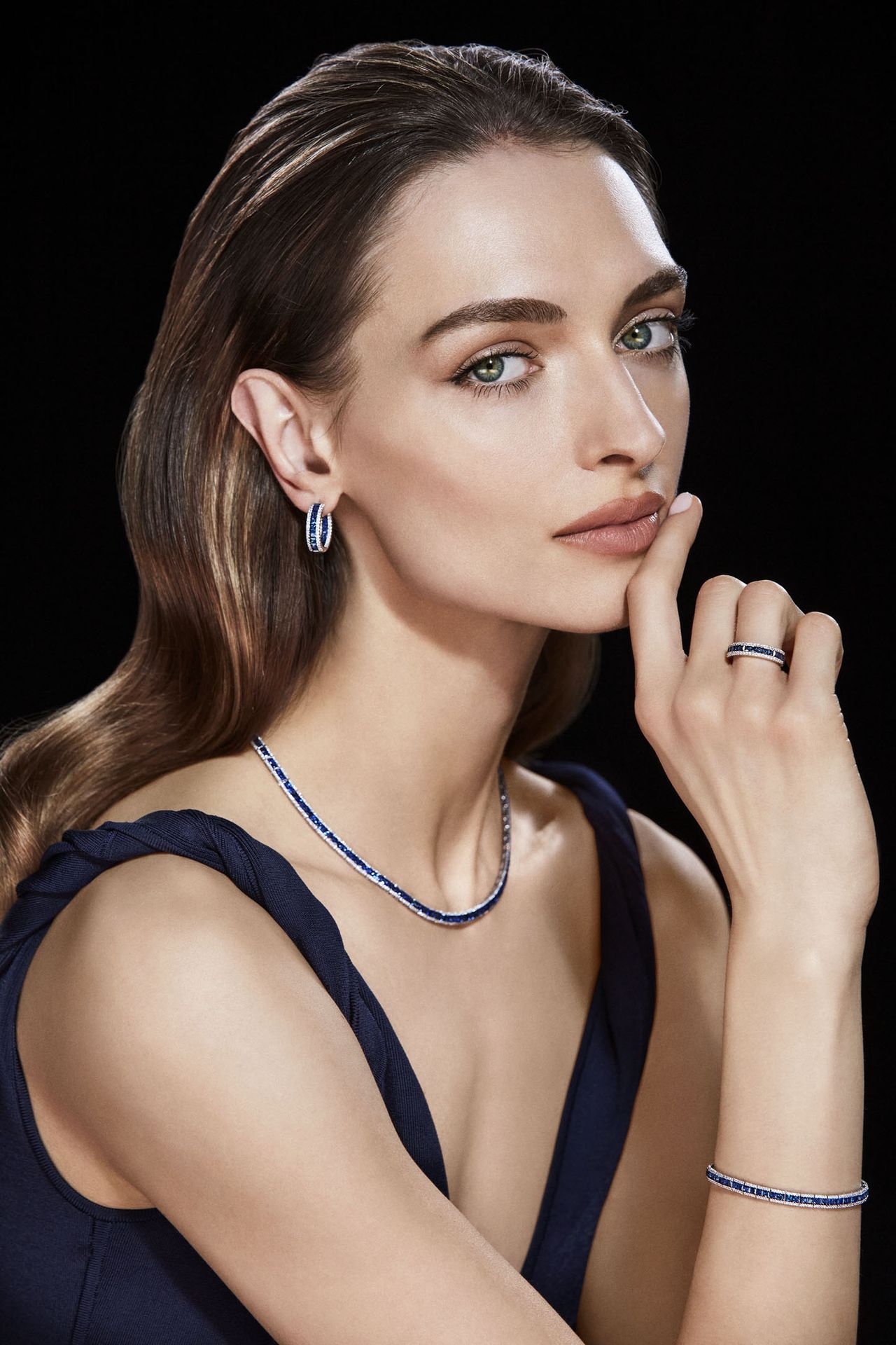 Biżuteria z diamentami i szafirami z linii High Jewellery; Apart.pl