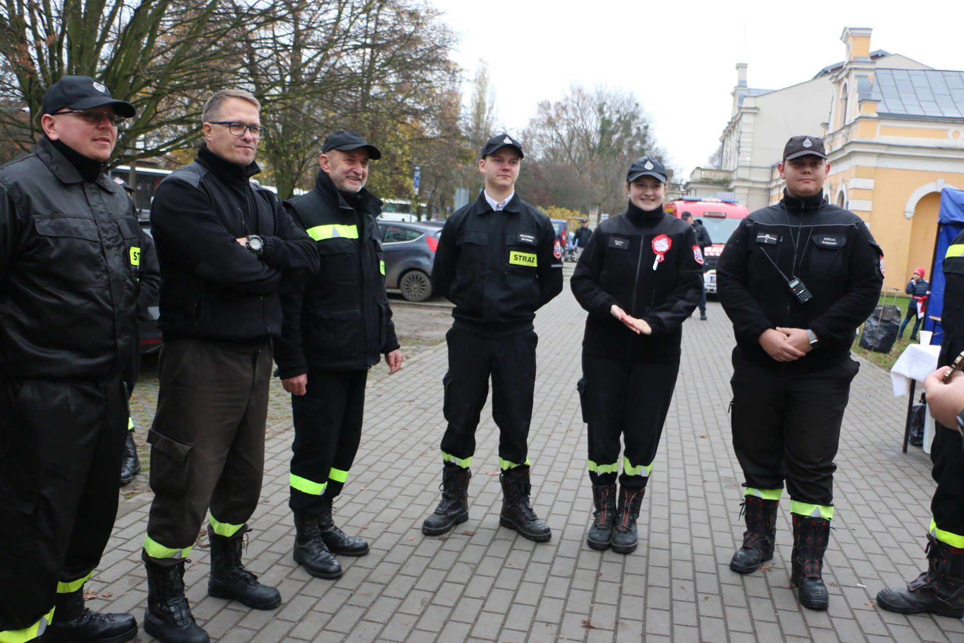 Bieg Niepodległości 2025 w Aleksandrowie Kujawskim. To już trzecia edycja, która przyciągnęła ponad 200 biegaczy