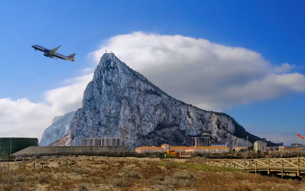 Lotnisko na Gibraltarze należy do najciekawiej położonych w Europie