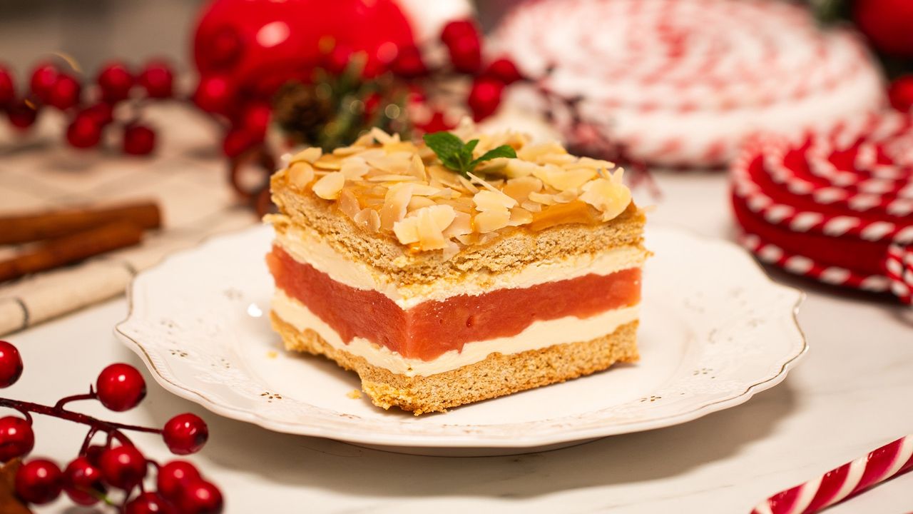 Honey cake with apples