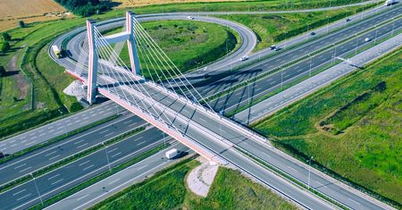 Ukradli kable i uszkodzili 100 latarni na autostradzie A1. Szuka ich policja