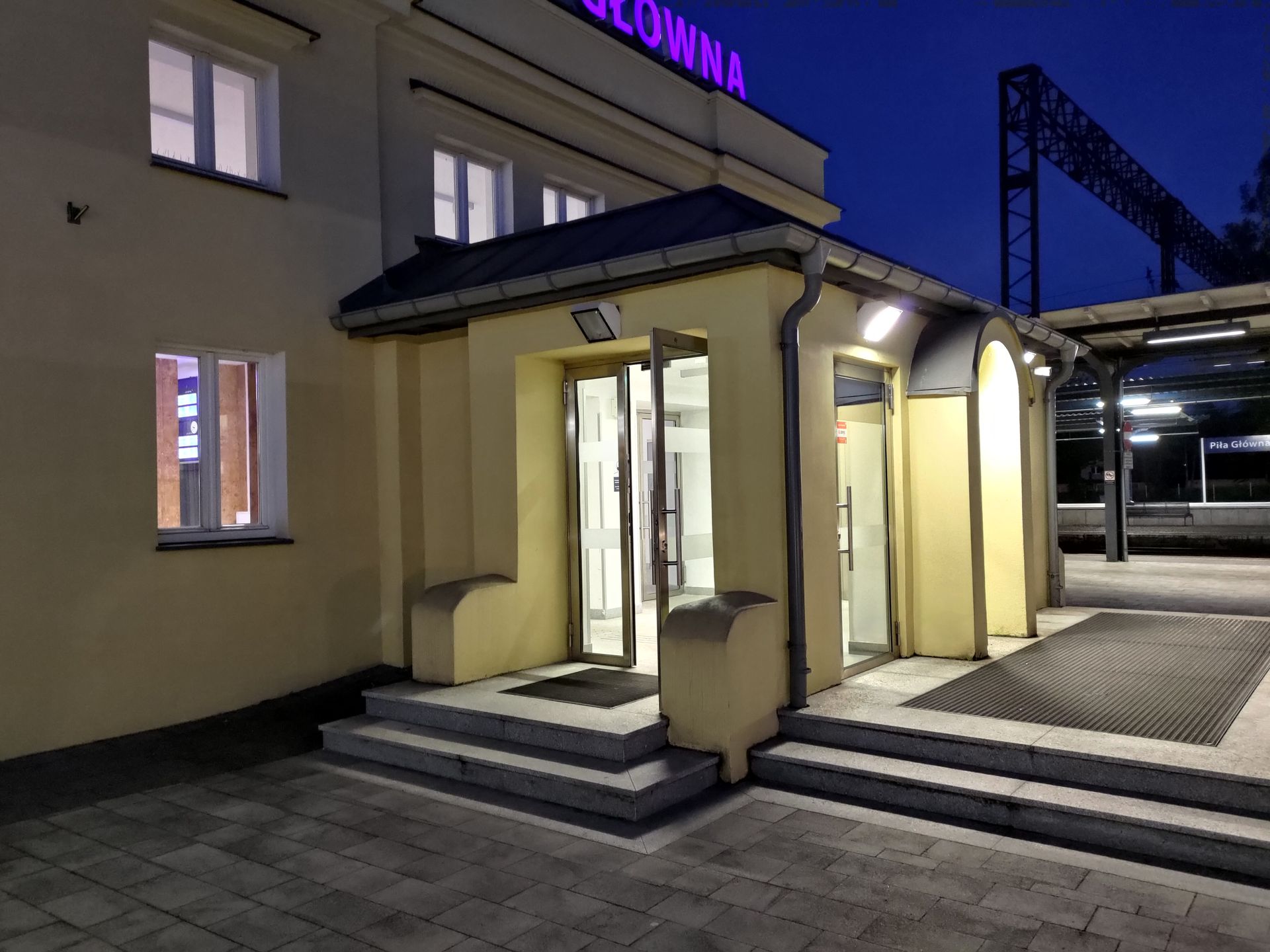 Smartfon inny niż (prawie) wszystkie. ASUS Zenfone 8 Flip: test 51