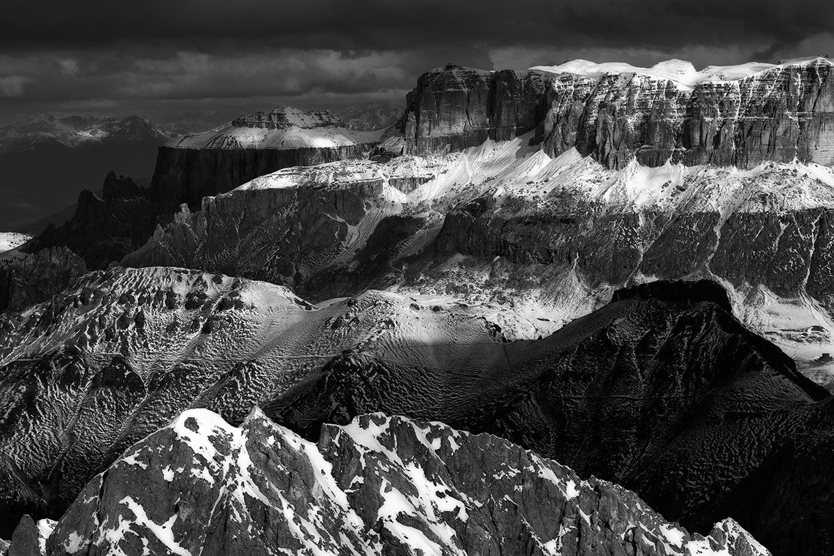 Monumentalne czarno-białe Dolomity na zdjęciach Przemysława Kruka 6