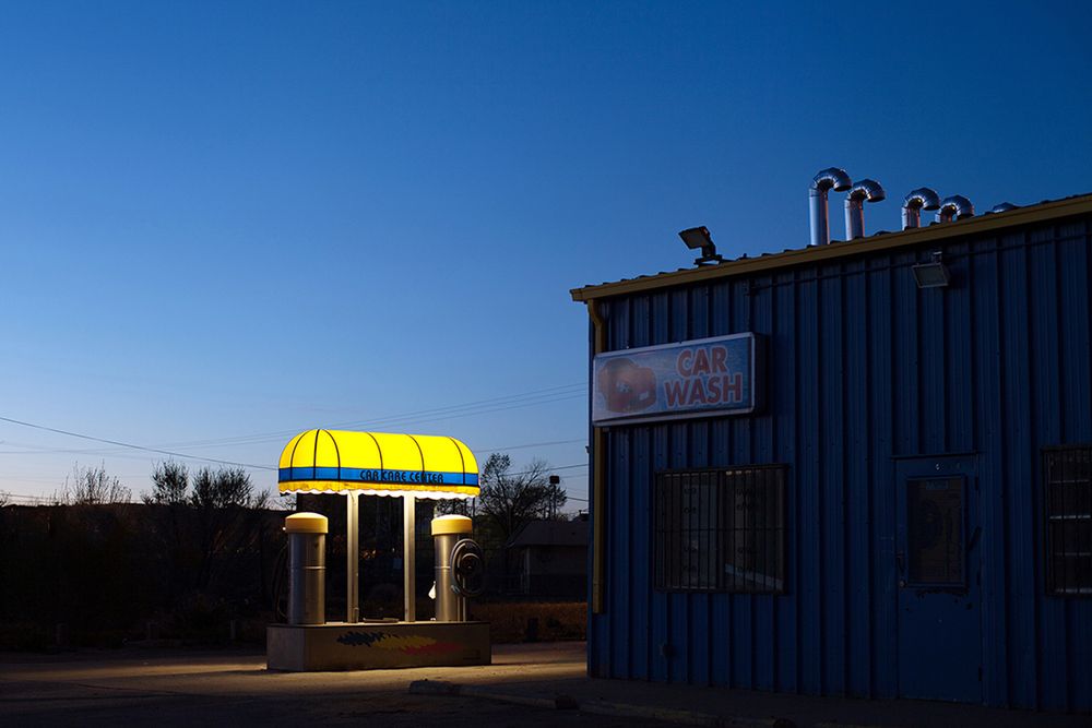 „Americana” Garroda Kirkwooda to minimalistyczny obraz wyluzowanej Kalifornii 20