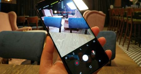 Problemy Samsunga Galaxy S9: we flagowym smartfonie nie działa dotyk