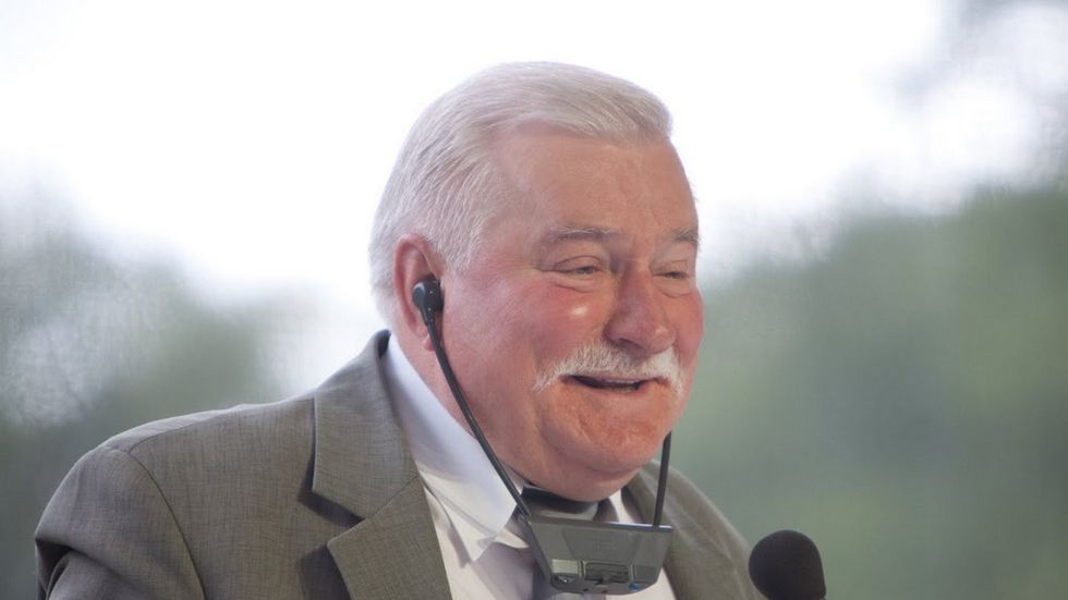 Lech Wałęsa: śmiejesz się z jego wpisów? 1