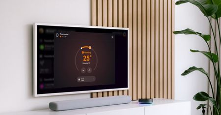 Homey na Androida TV i webOS. Sterowanie pilotem z kanapy