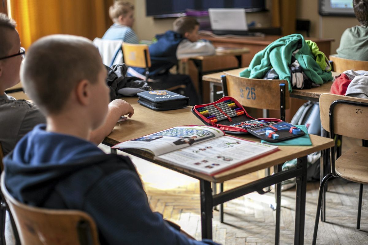 Nauczanie w klasach I-III odbywa się zazwyczaj stacjonarnie 