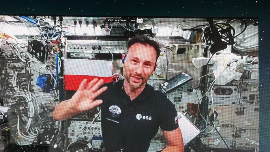 Sławosz Uznański-Wiśniewski na ISS