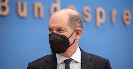 Bilety lotnicze w Europie podrożeją? Nowy pomysł w walce o środowisko