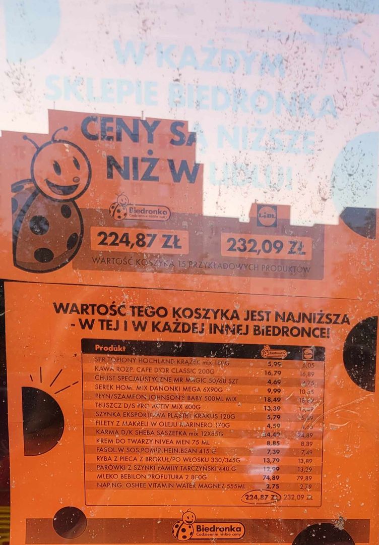 Kartki pojawiły się na drzwiach sklepów Biedronka