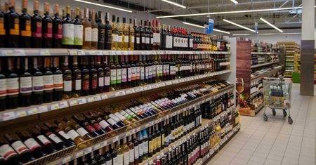 Co z promocją i zakupem alkoholu? Polacy zabrali głos