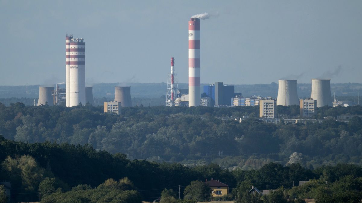 Reporter archiwum 2025 09
22.08.2025 Pulawy Grupa Azoty Zaklady Azotowe Pulawy wielkotonazowa produkcja nawozy azotowe jeden z najwiekszych na swiecie producentow melaminy i najwieksze polskie przedsiebiorstwo branza wielka synteza chemiczna widok z zamku gornego w Kazimierzu Dolnym
Fot. Wojciech Strozyk/REPORTER
Wojciech Strozyk/REPORTER