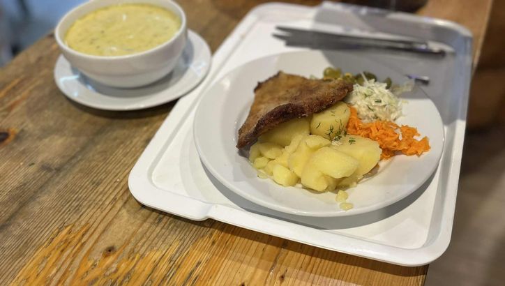 Zupa z zestawu dnia i danie z rybą
