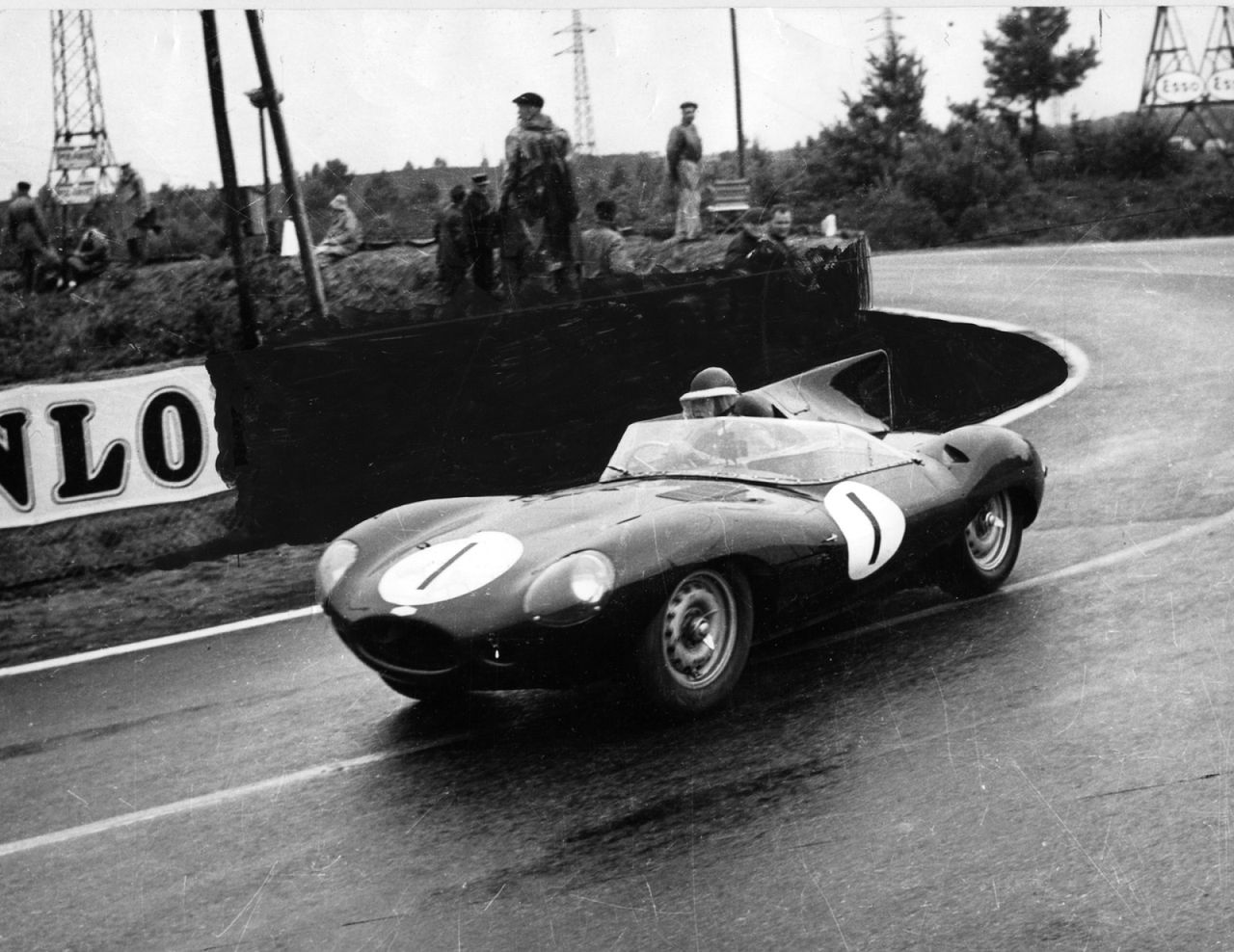 Jaguar D-Type podczas Le Mans w 1956 r.