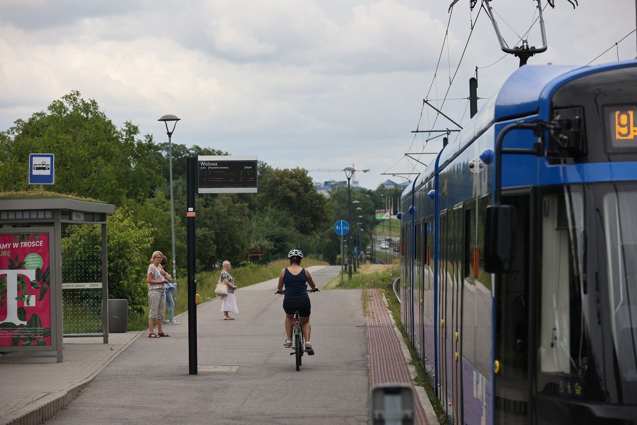 Kraków: Wykolejenie tramwaju. Uruchomiono komunikację zastępczą