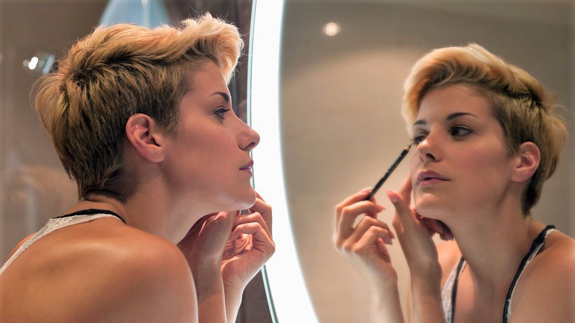 Idealny makijaż oka można wykonać w kilka sekund.