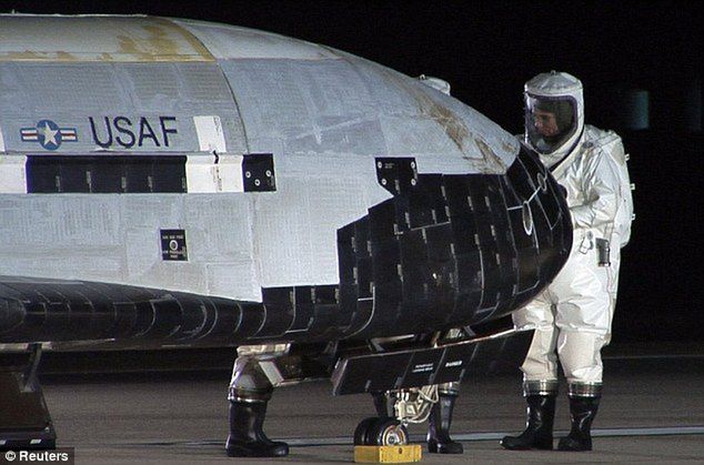 Supertajny X-37B od roku krąży na orbicie i nikt nie wie, co tam właściwie robi 2