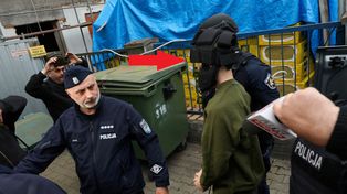 Dramat w Ostrołęce. Jakub Z. doprowadzony do prokuratury. Padły pytania o atak