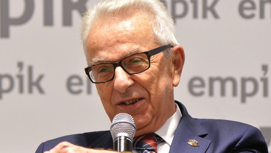 Prof. Zbigniew Lew-Starowicz skomentował sympatię Polaków do seksu pod chmurką