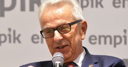Polacy lubią seks pod chmurką? Prof. Lew-Starowicz komentuje