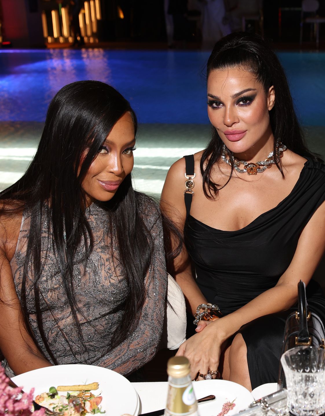 Naomi Campbell na gali w Arabii Saudyjskiej. Co za kreacja!