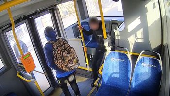Ukradł siedzisko z autobusu w Koszalinie. "Przypadkiem się przykleił"